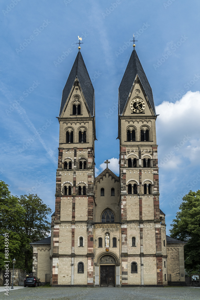Fototapeta premium Basilika St. Kastor in Koblenz nahe dem deutschen Eck