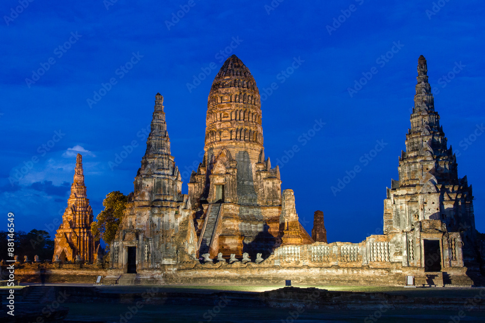 Twilight at Wat Chaiwatthanaram Twilight at Wat Chaiwatthanaram