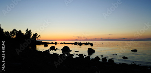 Sonnenuntergang an der Ostseeküste bei Letipea / Estland photo