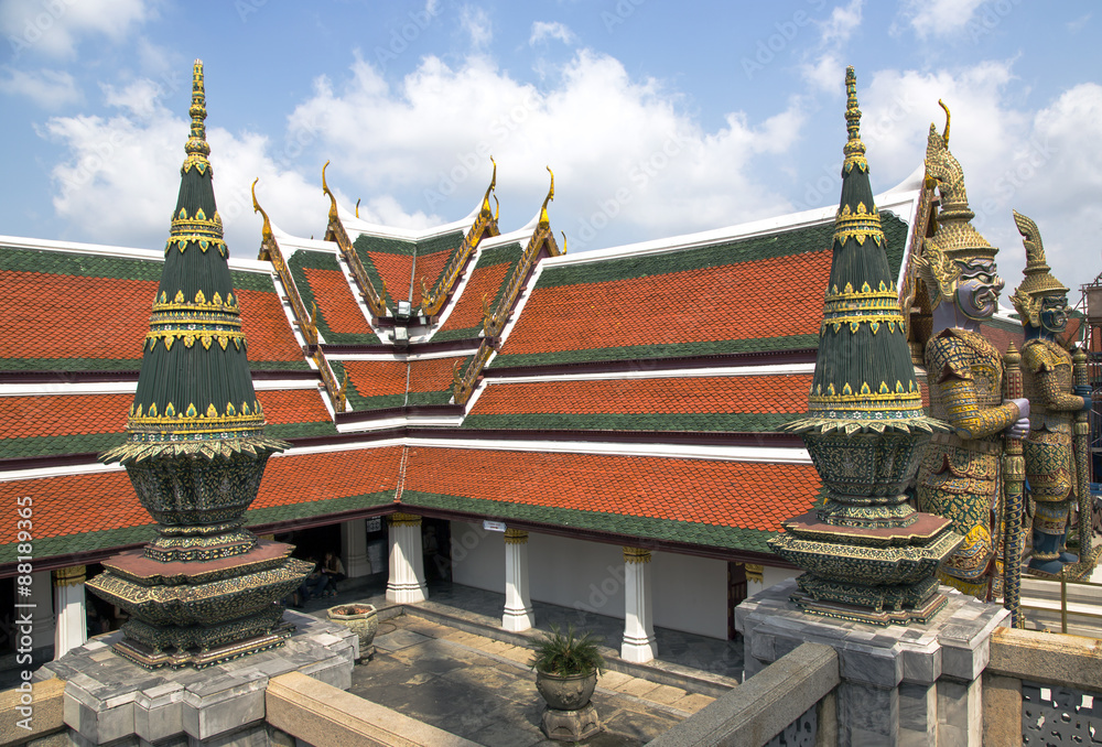Fototapeta premium Wat Phra Kaew, Emerald Buddha Temple, Bangkok, Thailand