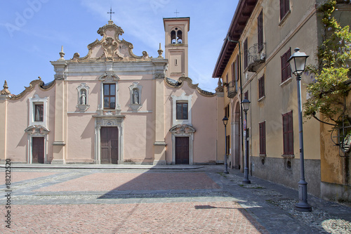 chiesa san francesco a saronno provincia di varese in lombardia in italia da visitare per turismo © picture10