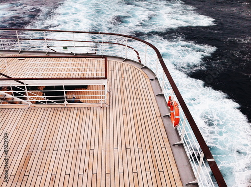Φωτογραφία Cruise boat wooden aft deck