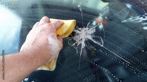 ccc5 CarCleaningConcept - rockfall in the car windscreen - 16to9 g3745 photo