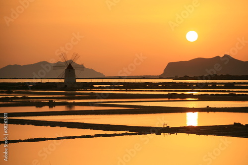 Sicilia,Marsala,le saline e l'isola di Favignana