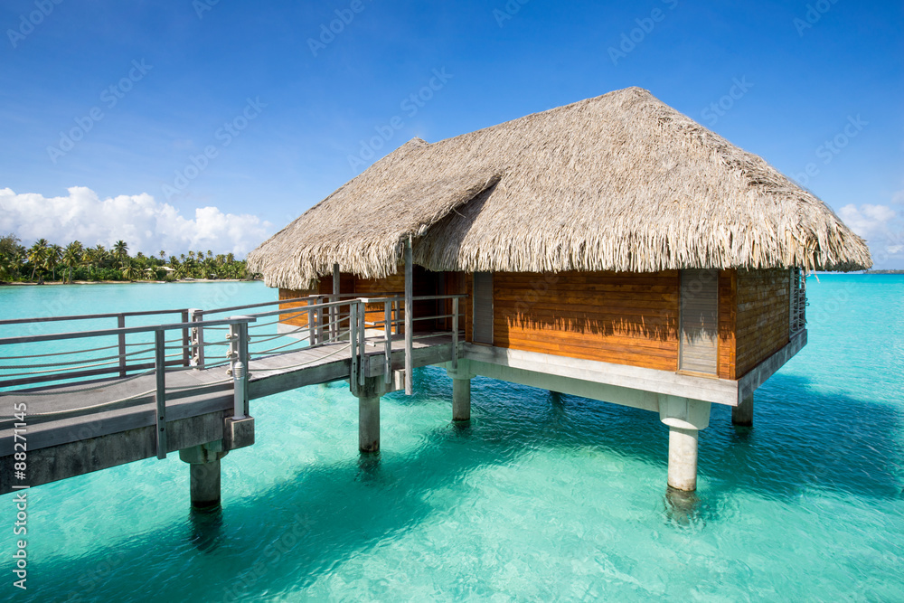 Overwater Bungalow im Urlaubsparadies