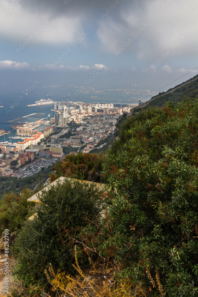 Obraz premium View of the sea/ocean and city of Gibraltar from the top of the rock 