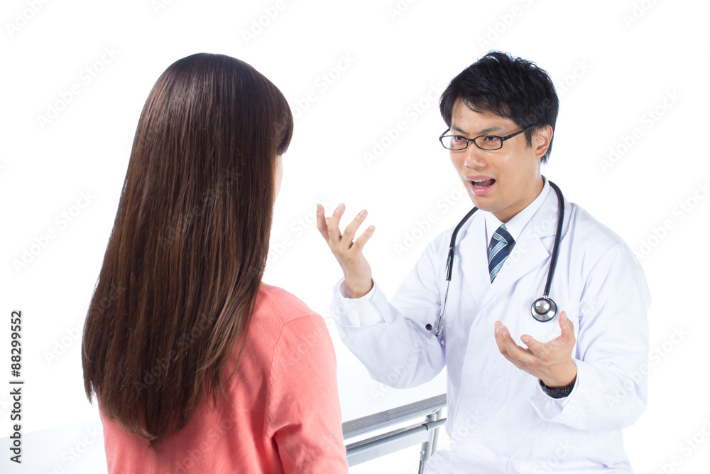 診察　医師　患者