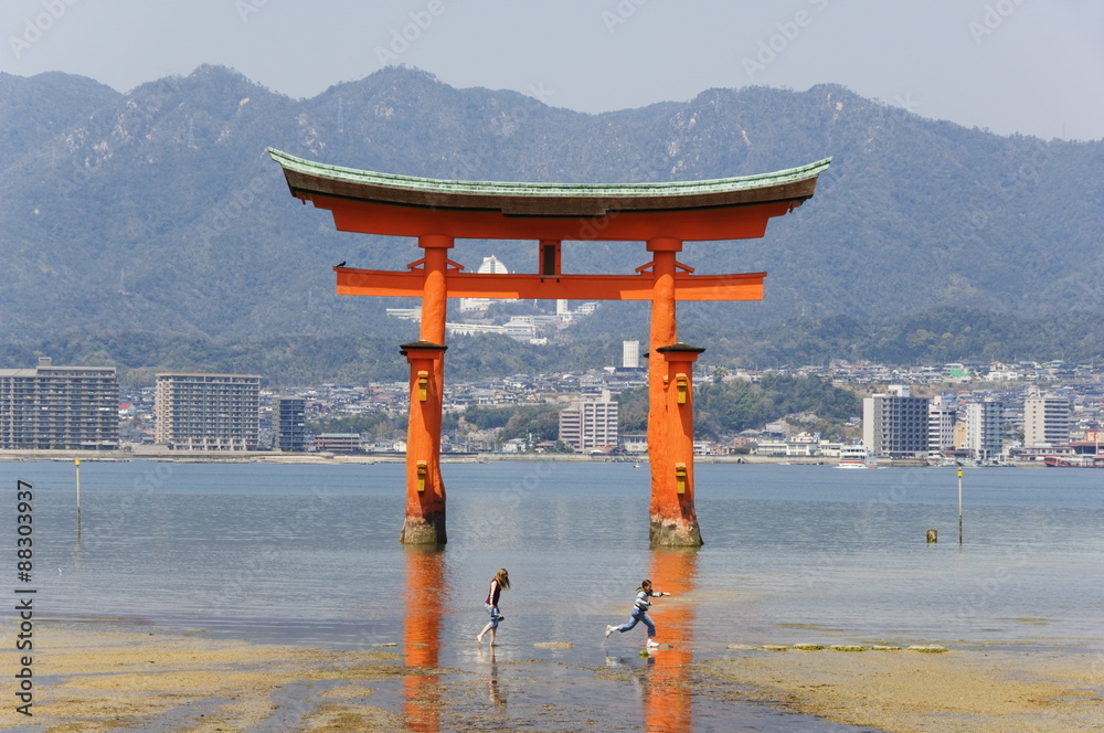 Floating torii gate, Itsukushima Jinja shrine, Miyajima island, Honshu Island, Japan Floating torii gate, Itsukushima Jinja shrine, Miyajima island, Honshu Island, Japan