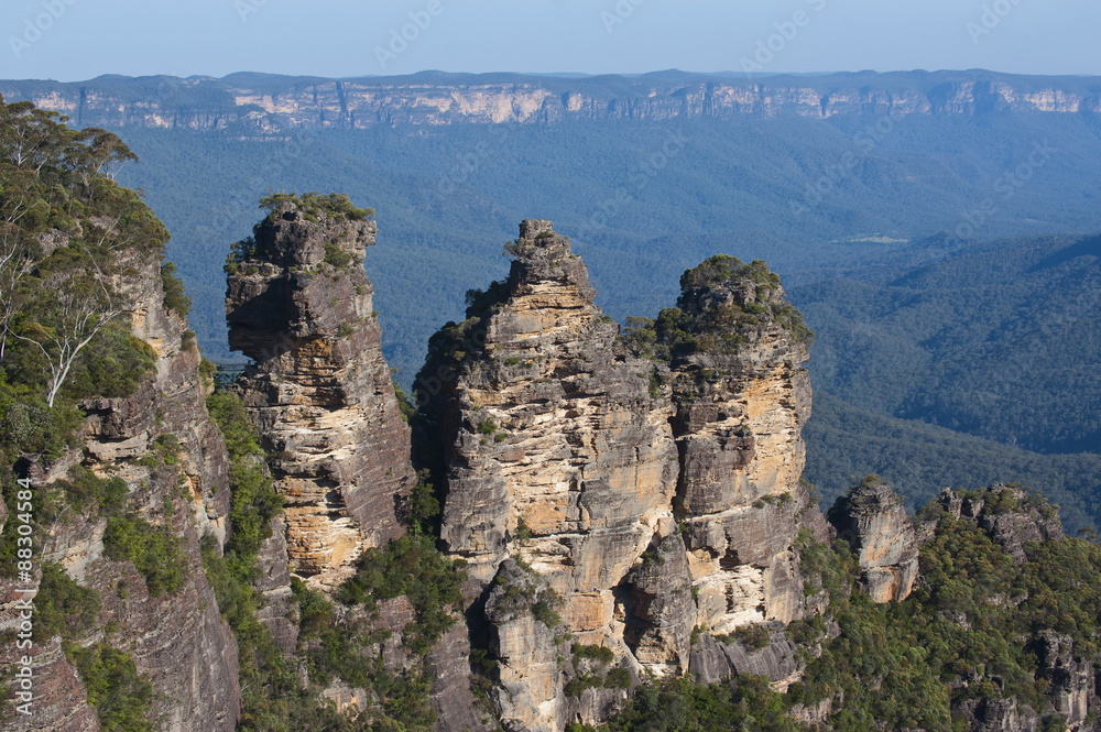 The Three Sisters and rocky sandstone cliffs of the Blue Mountains, New South Wales The Three Sisters and rocky sandstone cliffs of the Blue Mountains, New South Wales