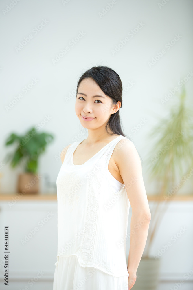 若い女性 若い女性