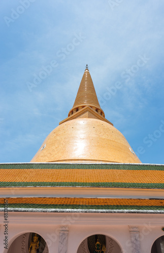 gold buddha temple