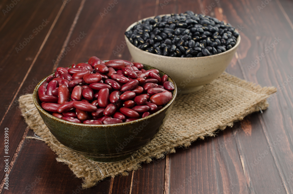 kidney bean and black bean in ceramic bowl kidney bean and black bean in ceramic bowl