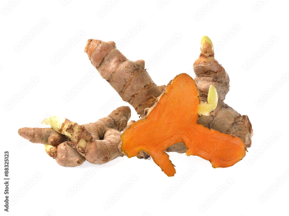 Obraz premium Fresh turmeric isolated on white background
