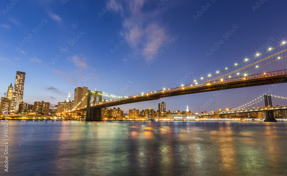 Brooklyn bridge and Manhattan bridge at night