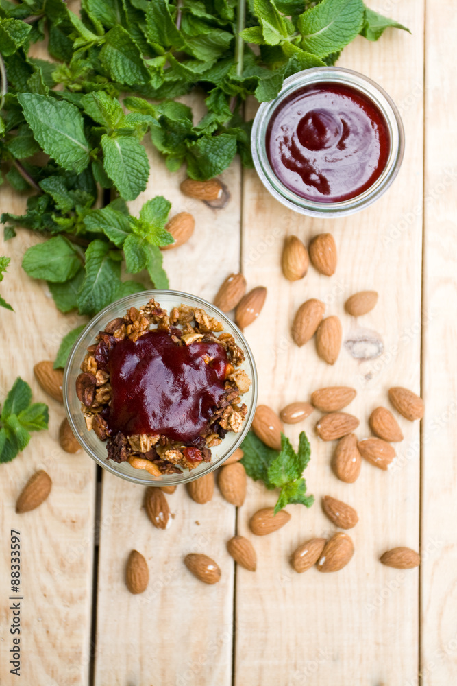 A useful and healthy granola mint mousse and berry jam