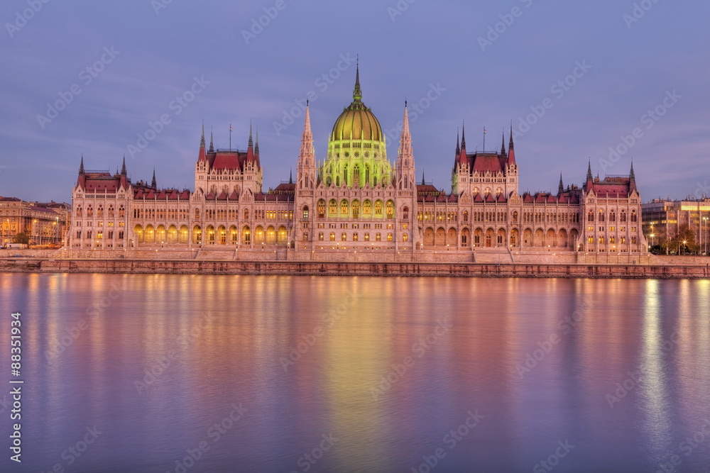 Hungarian Parliament Building and the River Danube at sunset, Budapest, Hungary Hungarian Parliament Building and the River Danube at sunset, Budapest, Hungary