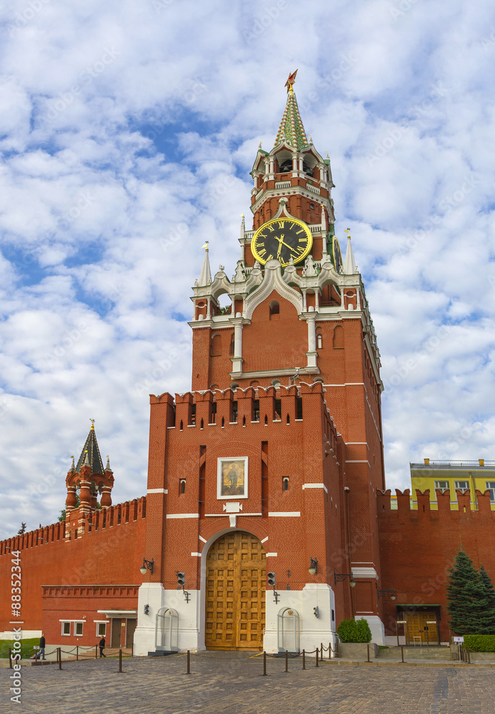 Moscow Kremlin, Red Square, Spasskaya Tower at dawn Moscow Kremlin, Red Square, Spasskaya Tower at dawn
