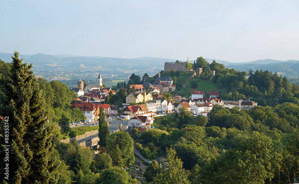 Eine kleine Stadt im hessischen Mittelgebirge