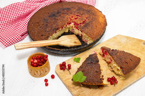 Mannik with red currants