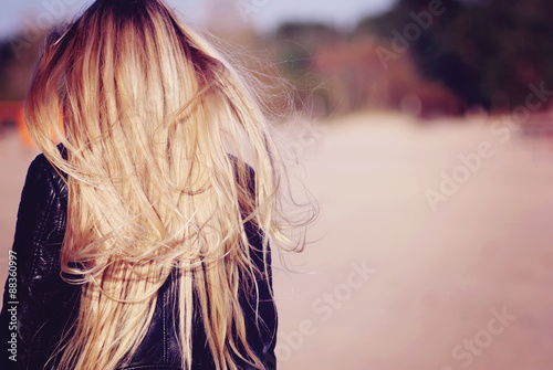 blond long hairs