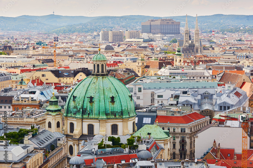 Fototapeta premium Aerial view of city center of Vienna