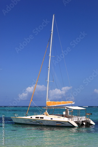 catamaran en escale dans lagon de l'île Maurice