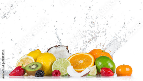 Fruits with water splashes