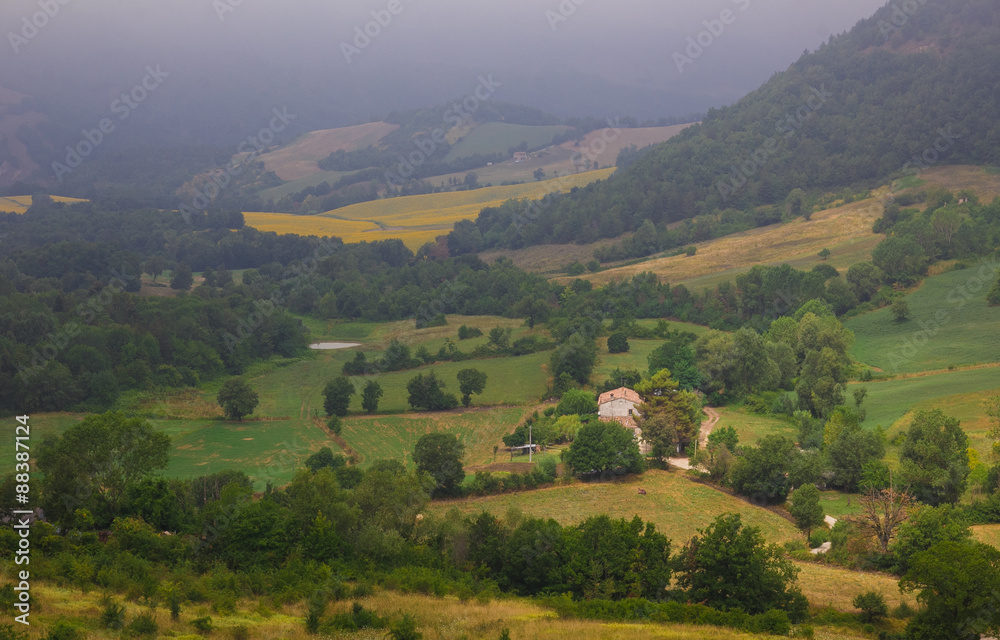 Casolare in un'area di campagna dell'Emilia-Romagna