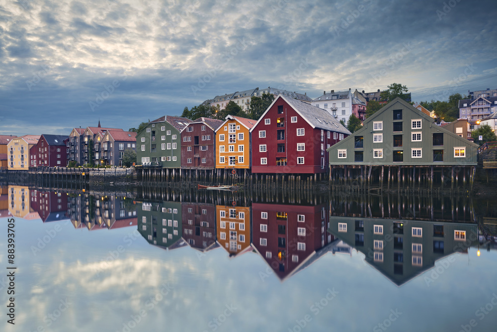 Trondheim. Image of norwegian city of Trondheim during twilight blue hour. - obrazy, fototapety, plakaty 