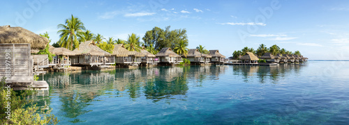 Luxusurlaub in einem overwater Bungalow in Französisch Polynesien photo