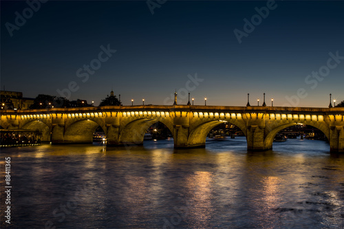 Paris - le Pont Neuf © 120bpm