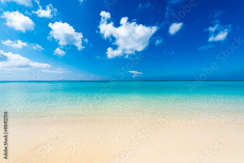 Fototapeta Naklejka Na Ścianę i Meble -  Beautiful sea and the white beach, Okinawa, Japan