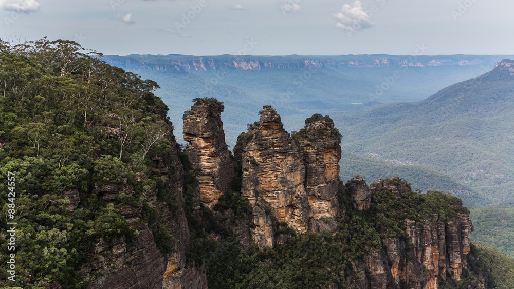 hiking in the blue mountains near sydney