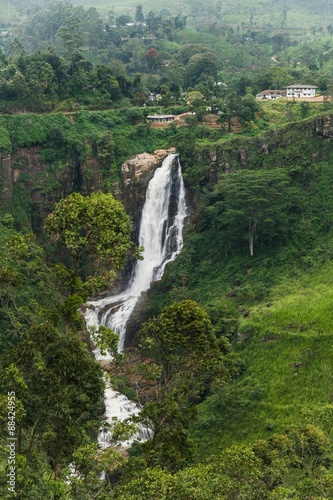 exploring sri lanka by train