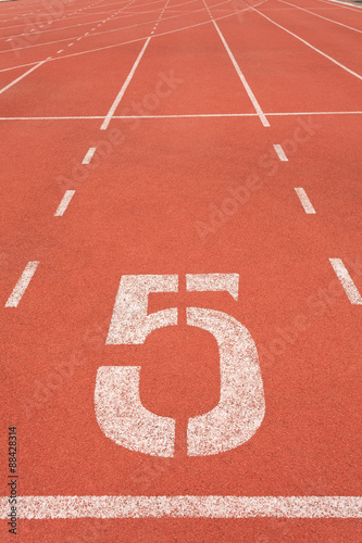 Obraz na płótnie Athletics track lane number five w salonie