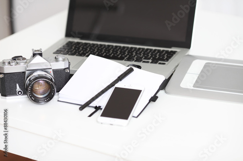 Notebook, Smartphone & Kamera