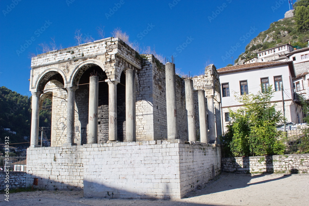 Obraz premium ruins of temple, Berat, Albania