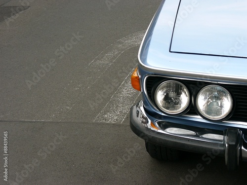 Deutscher Sportwagen und Coupé Klassiker der Siebziger Jahre mit Doppelscheinwerfer in Blau Metallic beim Oldtimertreffen Golden Oldies in Wettenberg Krofdorf-Gleiberg bei Gießen in Hessen