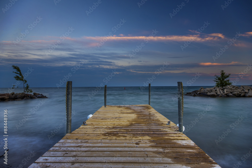 Obraz premium Sunset on lake Ontario