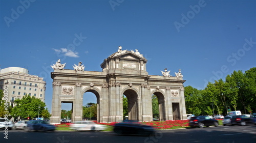 Traffic around Puerta de Alcala. Time Lapse