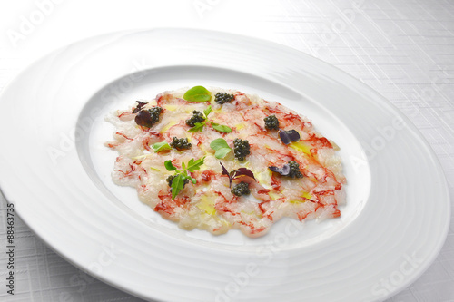 Fotografía Fish Appetizer Carpaccio of Red Prawns and Caviar 3