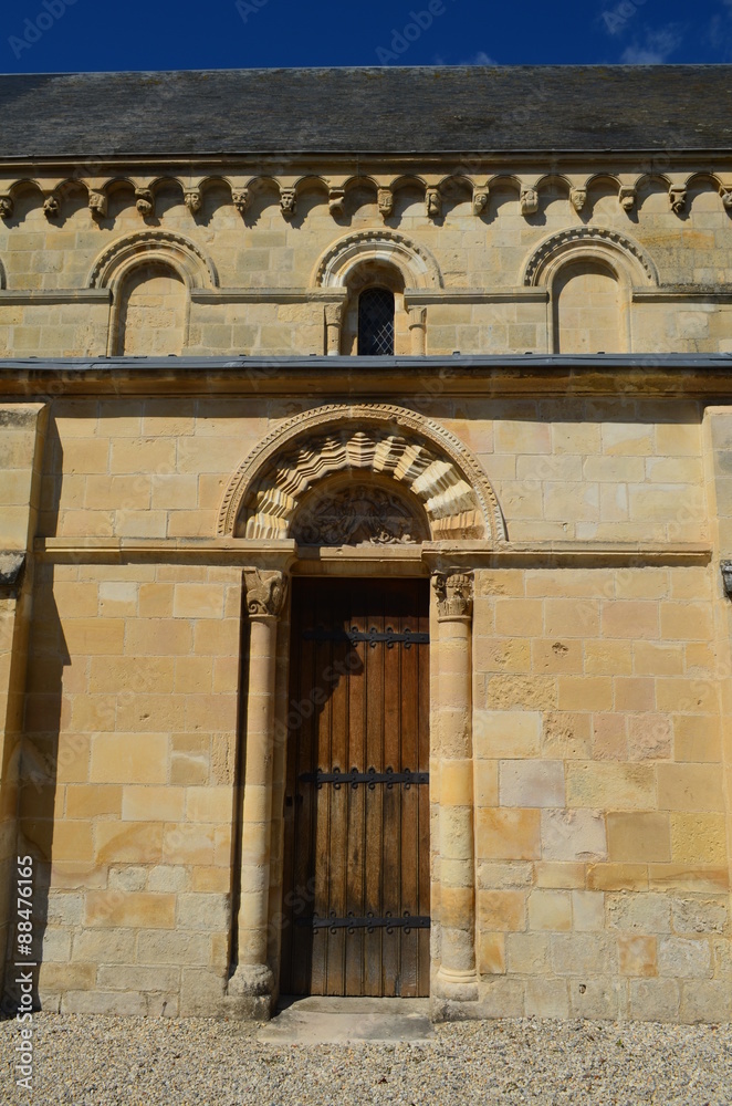 Fototapeta premium Eglise Saint-Martin à Carpiquet (Calvados - Normandie)