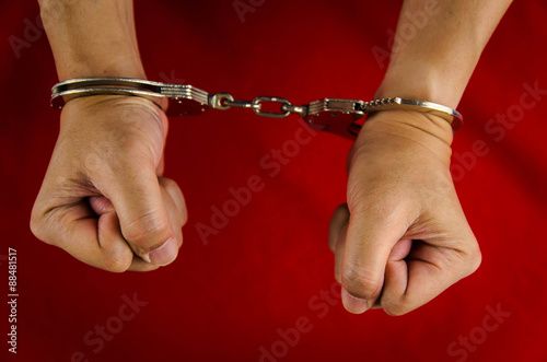 Bild auf Leinwand Hand of a man with handcuff