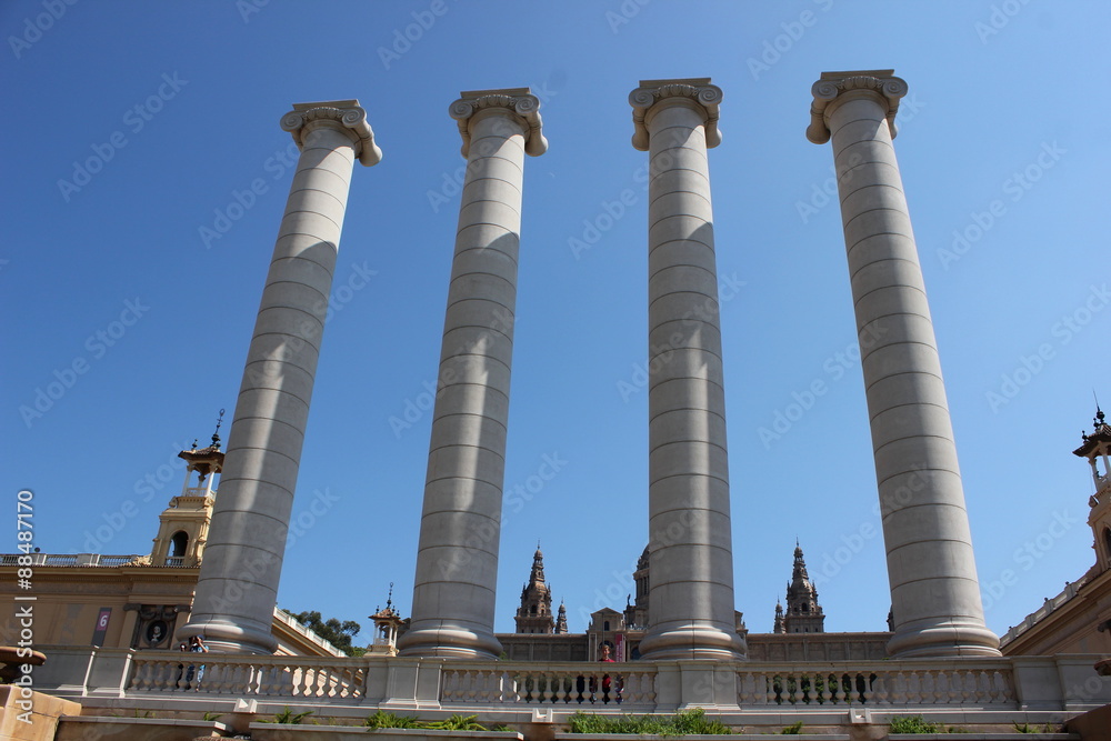 Die Vier Säulen (Quatre Columnes) am Montjuic in Barcelona