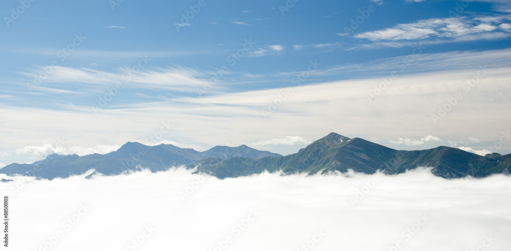 Mar de nubes en los Picos de Europa en Cantabria desde Fuente Dé Mar de nubes en los Picos de Europa en Cantabria desde Fuente Dé