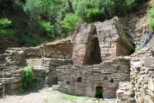 Tempio nuragico e Fonte Sacra di Su Tempiesu Orune Nuoro Sardinia Brunnentempel Brunnen Quelle Nuraghe Sardinien  photo