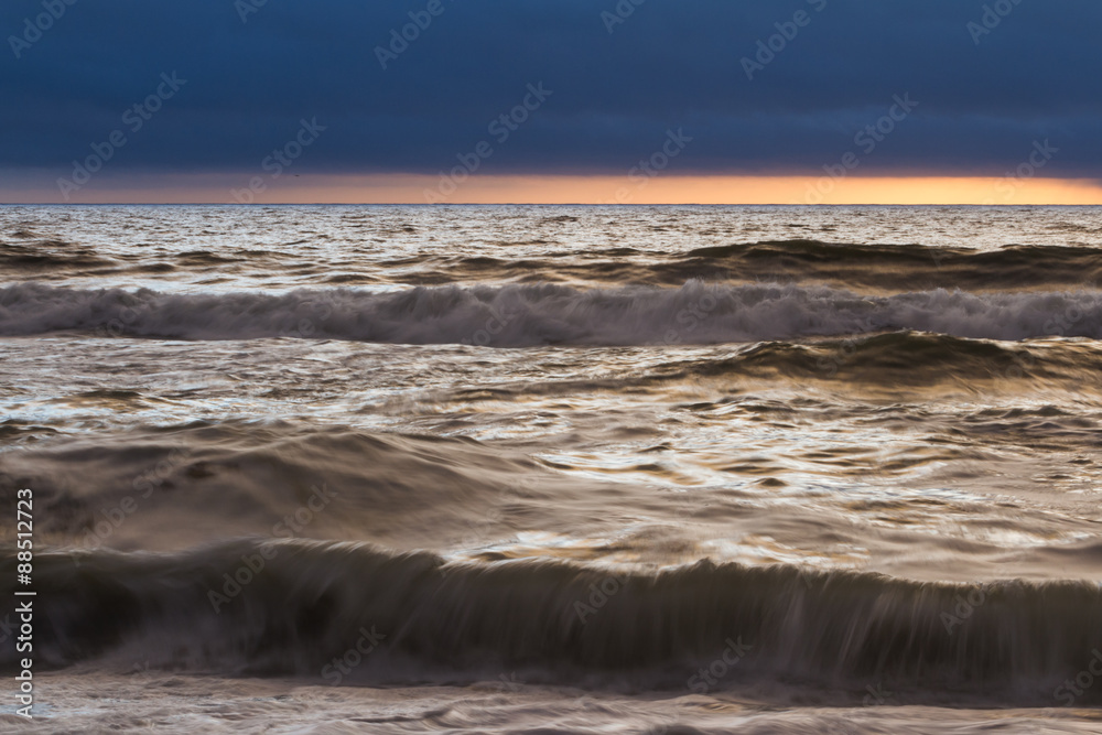 Fototapeta premium sunset and waves