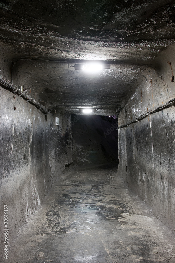 Obraz premium Underground mine tunnel