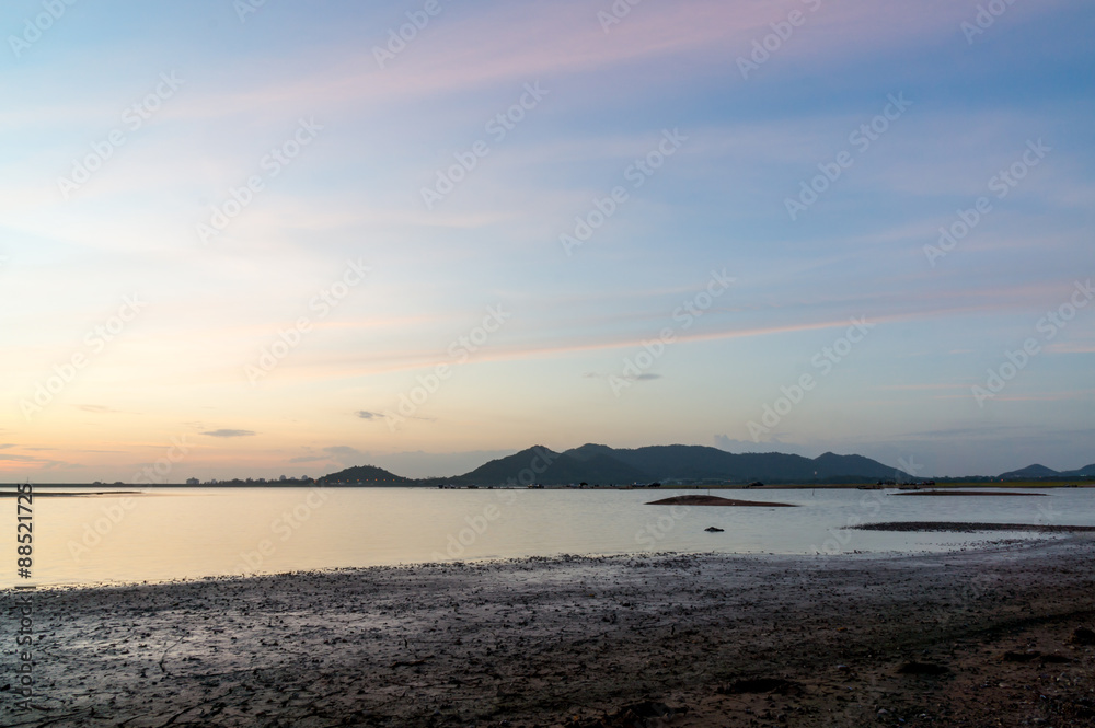Fototapeta premium During the twilight sky mountain landscape 