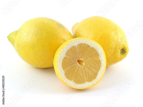 frische Zitronen - freigestellt  photo